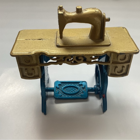 Other - 1:6 Scale Model Hand Sewing Machine Dollhouse Miniature Metal Pencil Sharpener